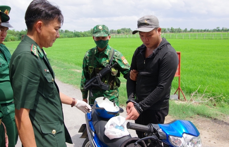 Phá đường dây vận chuyển ma túy qua cửa khẩu Mộc Bài