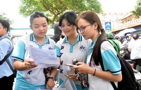Ngày đầu thi tốt nghiệp THPT: Đề phân hóa cao, dự kiến phổ điểm 6-7