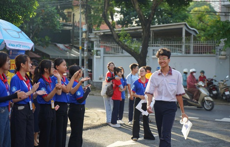 Sáng nay, thí sinh thi tốt nghiệp THPT các môn tự chọn, đón xem gợi ý giải đề