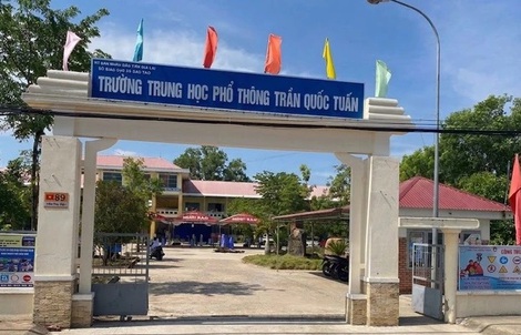 Xin đi vệ sinh rồi mang điện thoại vào phòng thi, 1 thí sinh bị đình chỉ