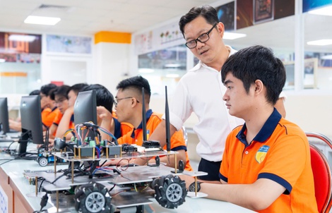 Lợi thế trước mắt, hệ lụy lâu dài