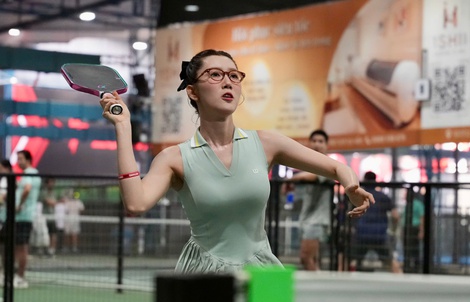 Thúy Ngân: "Anh S.T Sơn Thạch run một, tôi run mười!"