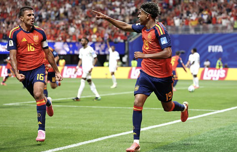 Đè bẹp Ả Rập Saudi 4-0, Tây Ban Nha thẳng tiến ngôi đầu bảng