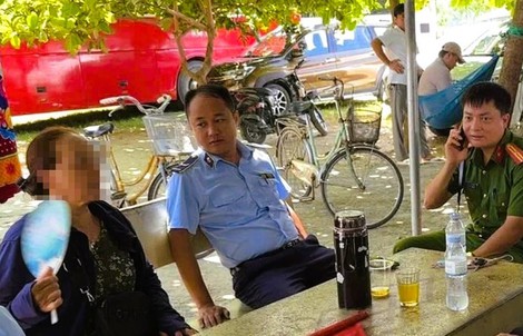 Công an vào cuộc 2 người phụ nữ chặn xe, thu tiền ô tô chở khách du lịch ở Sầm Sơn