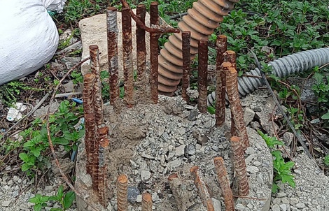 Tàn tích trụ điện
