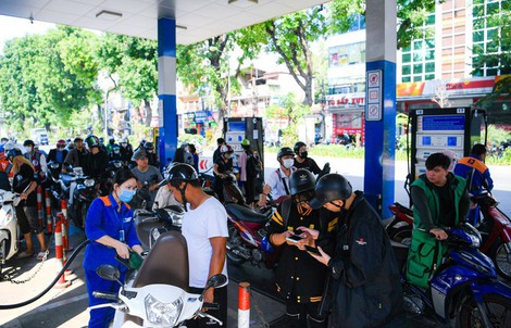 Giá xăng dầu lại đồng loạt giảm sâu, có loại gần 1.700 đồng/lít