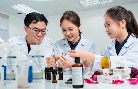 Hơn 30.000 tân sinh viên sẽ nhận học bổng 37-55 triệu đồng/năm