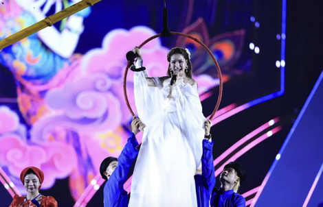Hòa Minzy, Quang Hùng MasterD bùng nổ trong concert "Thanh xuân"