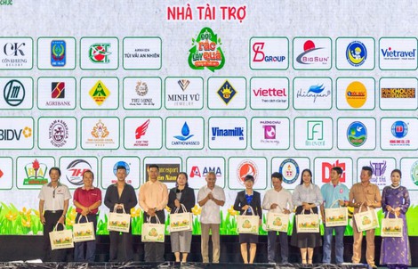 Agribank lan tỏa lối sống xanh qua chương trình “Đổi rác lấy quà”