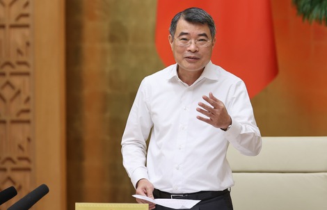 Thủ tướng: Kiểm soát chặt lộ trình tăng giá các mặt hàng, dịch vụ như y tế, giáo dục