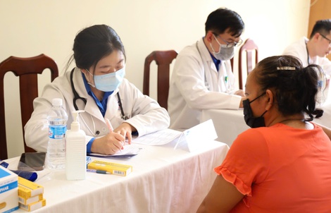 Người dân tại xã, phường an toàn khu cần làm gì để nhận được thẻ BHYT miễn phí?