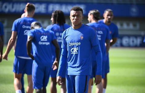 Pháp lại lục đục trước thềm World Cup