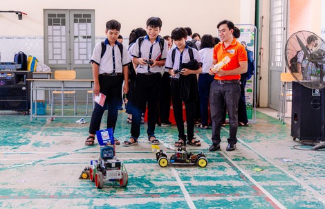 Không vào lớp 10 công lập, học sinh vẫn rộng cửa