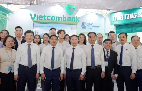Vietcombank đồng hành phát triển tài chính số toàn diện