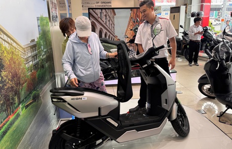 Thị trường xe máy điện nóng lên từng ngày