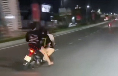 3 thiếu nữ đi xe máy lạng lách, đánh võng trên đường