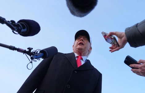 Ông Donald Trump yêu cầu Israel "dừng tay" sau đòn trả đũa của Iran