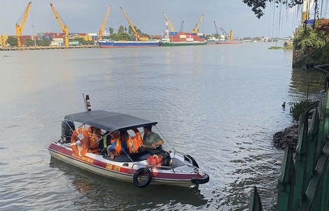 Điều tra vụ nam thanh niên tử vong khi lội xuống sông Đồng Nai