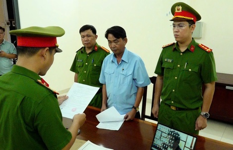 Vụ "cạo sạch quả đồi" ở Khánh Hòa: Khởi tố, bắt tạm giam người khai thác đất 