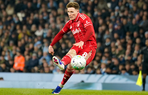 Man City gặp khó ở 2 thương vụ then chốt