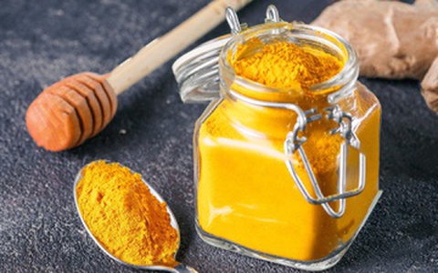 Lợi ích khi kết hợp nghệ và mật ong