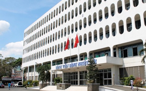 Bệnh viện Bệnh Nhiệt đới TP HCM tạm phong tỏa do nhân viên nghi mắc Covid-19