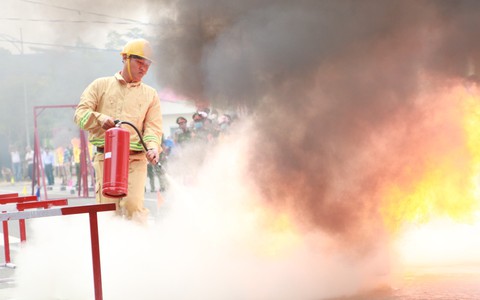 Video: Luyện tập, nâng cao kỹ năng phòng cháy chữa cháy cho dân phòng