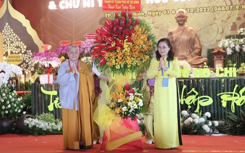 Hơn 1.500 người tham dự lễ tưởng niệm Đức Thánh Tổ Ni Đại Ái Đạo