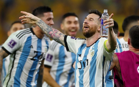 Lionel Messi tỏa sáng trận cầu 1.000, đua kỷ lục World Cup