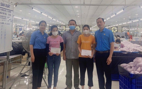 Quảng Trị: Tặng quà công nhân bị tai nạn lao động