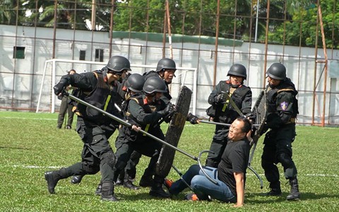Công an TP HCM ra mắt Trung đoàn Cảnh sát cơ động dự bị chiến đấu