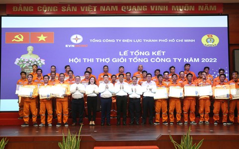 TỔNG CÔNG TY ĐIỆN LỰC TP HỒ CHÍ MINH: Trao danh hiệu thợ giỏi cho 80 kỹ sư, công nhân