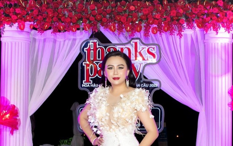 Hoa hậu Lý Kim Ngân diện dạ hội trắng muốt khoe vẻ đẹp đài cát