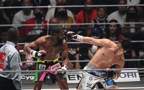 "Độc cô cầu bại" Floyd Mayweather lại thắng knock-out tại Nhật Bản
