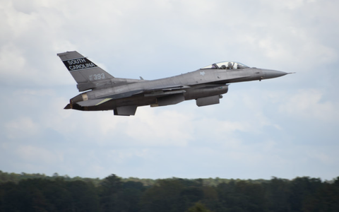 Lầu Năm Góc thúc đẩy “tăng tốc” gửi F-16 cho Ukraine