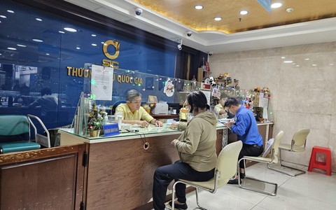 Giá vàng hôm nay 29-11: Đua nhau bán vàng SJC khi giá vượt đỉnh lịch sử