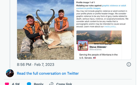 Khoe ảnh “tự sướng” săn bắn, Thượng nghị sĩ Mỹ bị khoá tài khoản Twitter