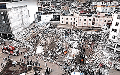 Thảm họa động đất: Số người chết tăng vọt, bi kịch gói trong ảnh vệ tinh