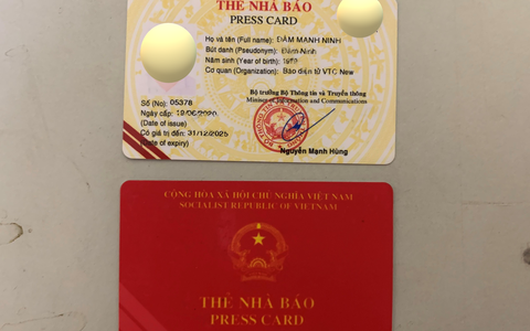 Đặt làm giả thẻ nhà báo để "xin xỏ" CSGT