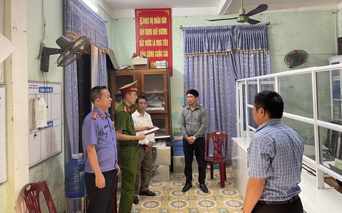 Cán bộ tư pháp 1 phường ở Quảng Bình bị bắt vì nhận hối lộ