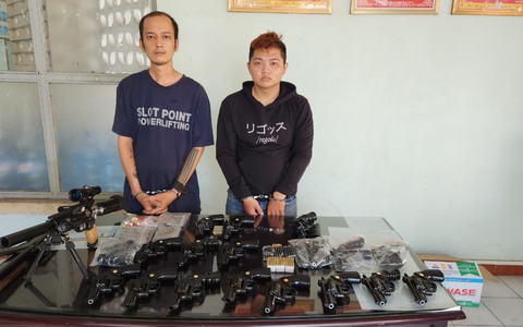 Công an Bình Dương phát hiện cả "kho hàng nóng"