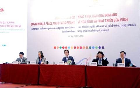 Chia sẻ kinh nghiệm khắc phục hậu quả bom mìn