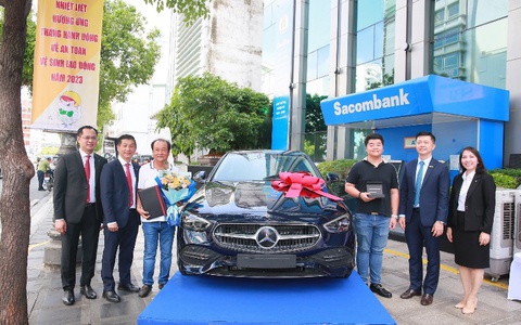 Dai-ichi Life Việt Nam và Sacombank trao xe Mercedes cho khách hàng may mắn