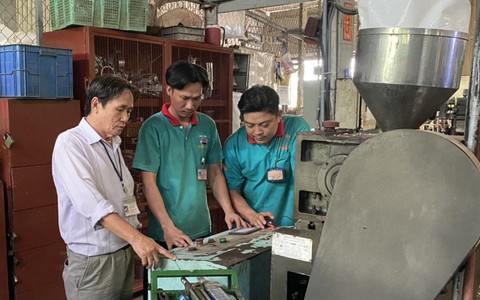 Công đoàn phải là sợi dây gắn kết