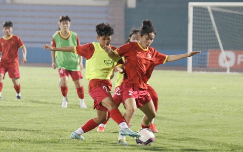 U20 nữ Việt Nam làm quen sân thi đấu Giải U20 nữ Asian Cup