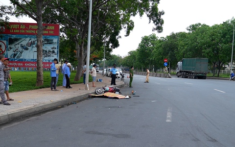 Sau tai nạn, người đàn ông tử vong, bị bỏ lại hiện trường