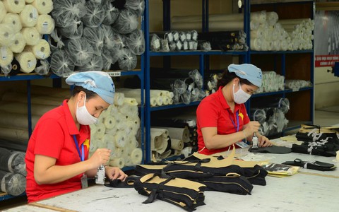 Cần gói hỗ trợ để giữ chân người lao động