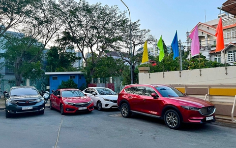 Cho thuê xe tự lái sôi động trở lại