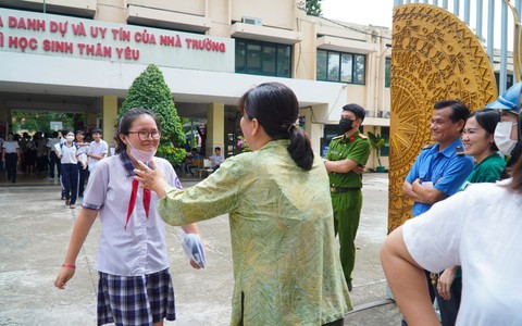 Thi lớp 10: Thí sinh tự tin đạt điểm cao môn toán