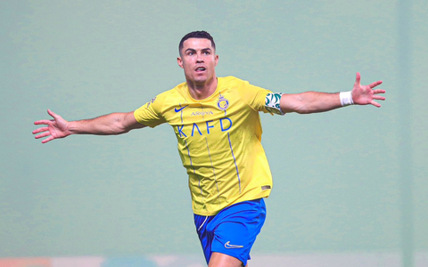 Ronaldo lập cú đúp vào lưới Al-Ahli, tiếp tục dẫn đầu danh sách "vua phá lưới"
